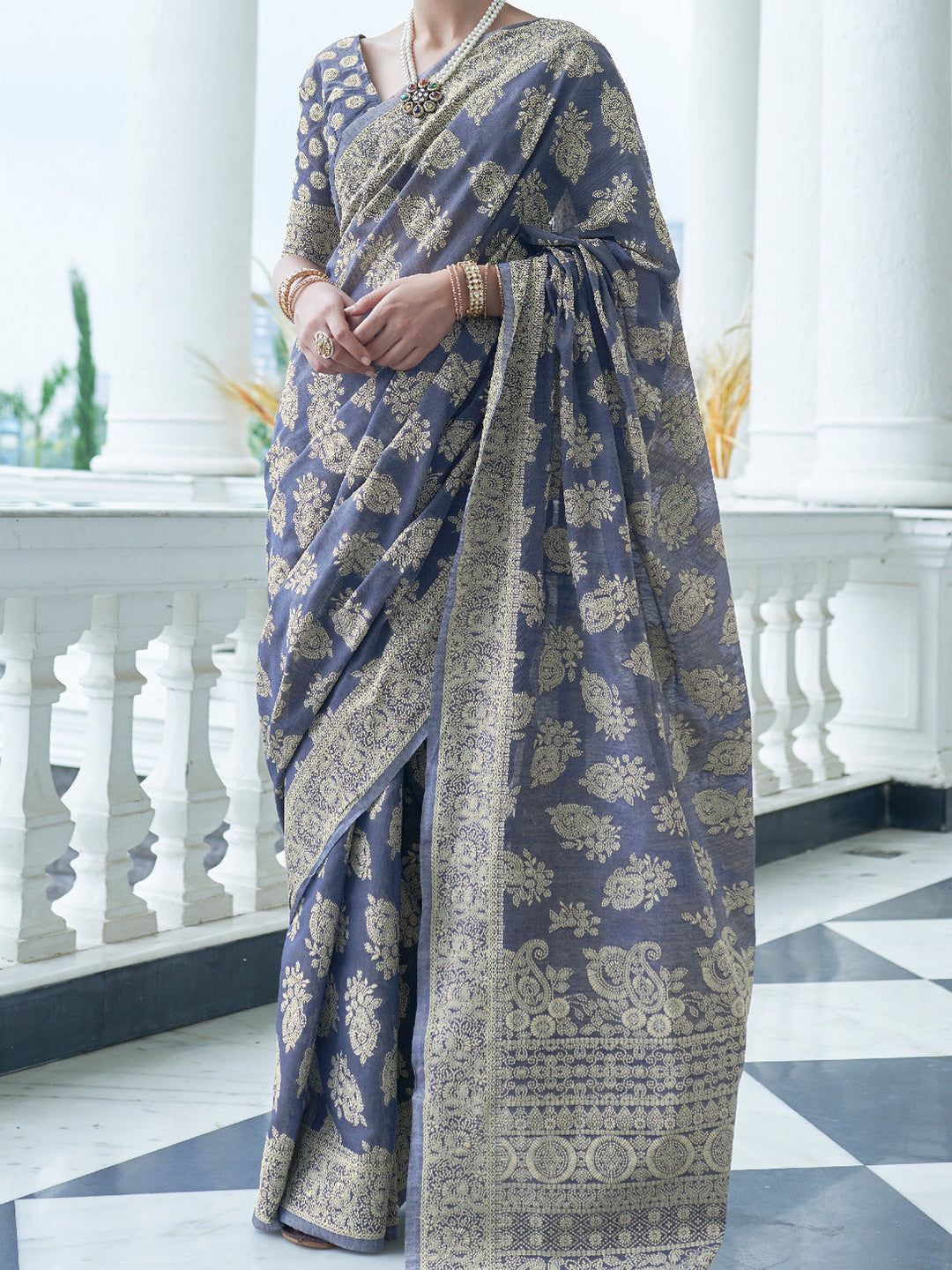Lucknowi Saree