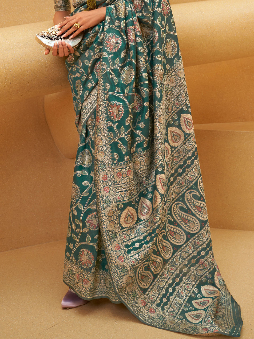 Lucknowi Saree