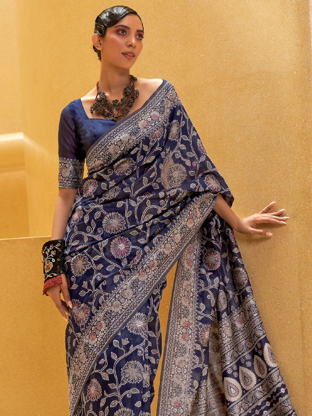 Lucknowi Saree
