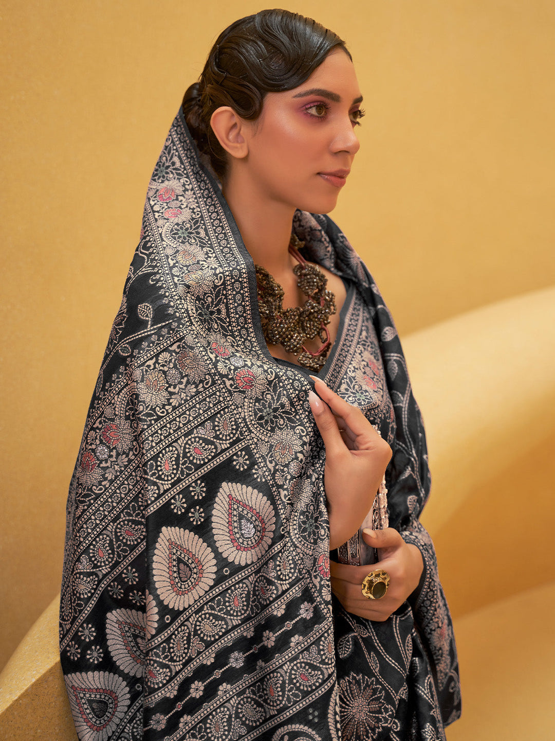Lucknowi Saree