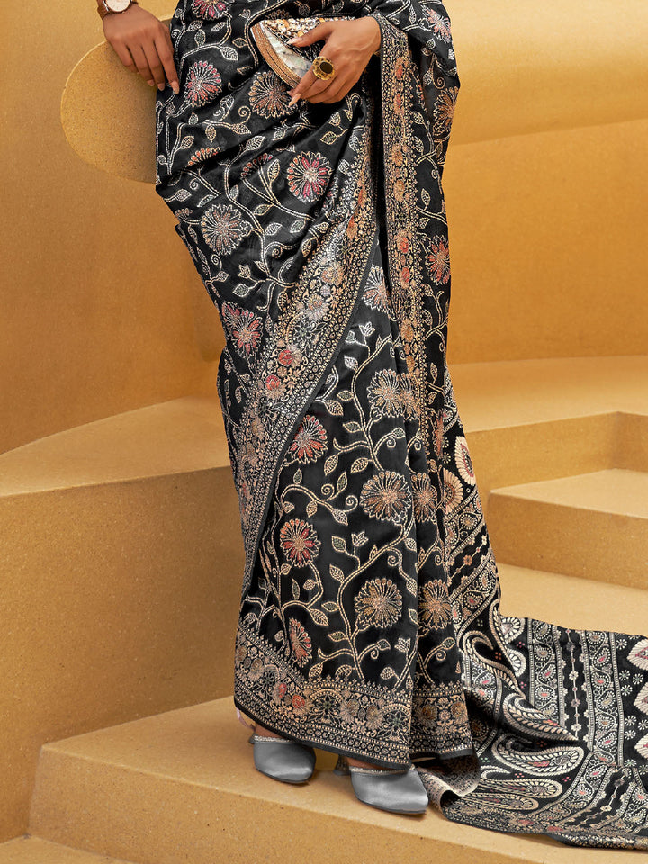 Lucknowi Saree