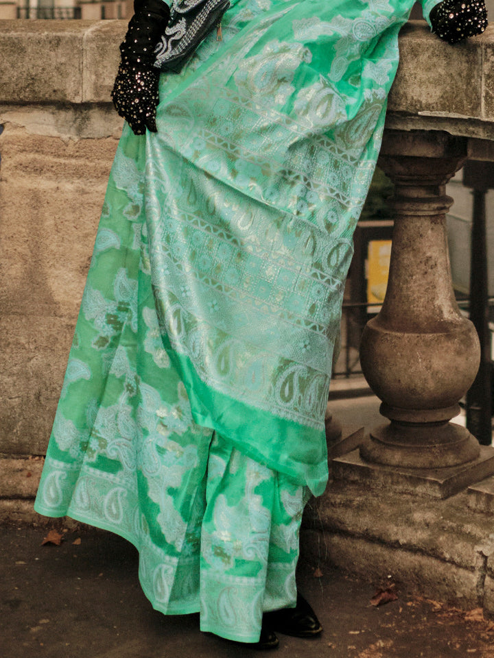 Lucknowi Saree