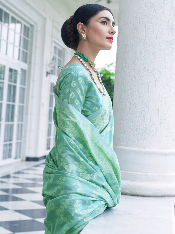 Lucknowi Saree